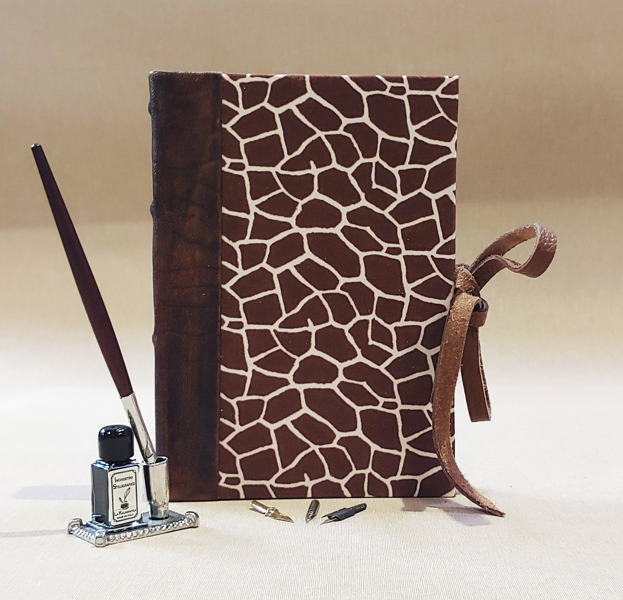 Makula agenda in pelle